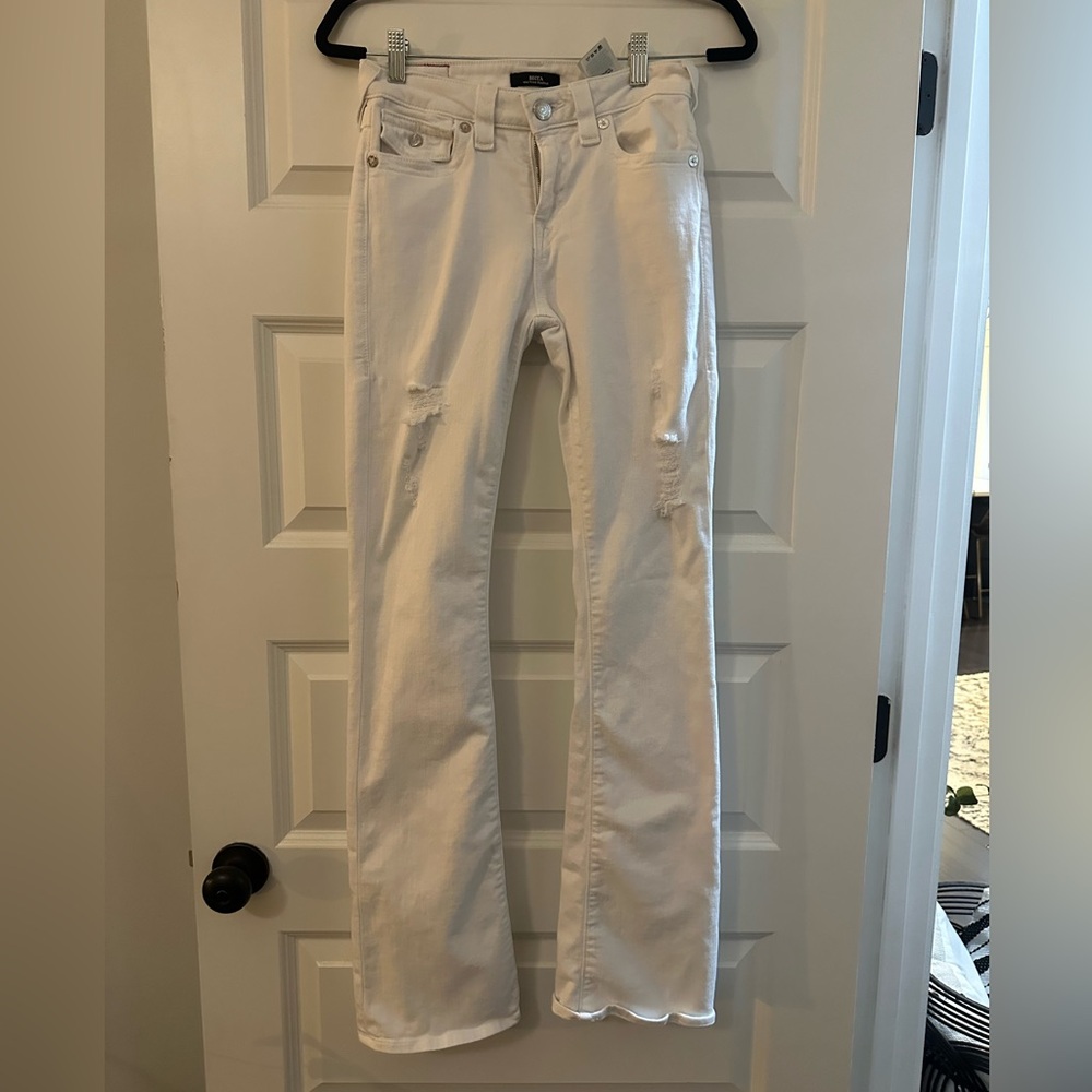 True Religion BECCA Women's White mid rise bootcut Jeans 26